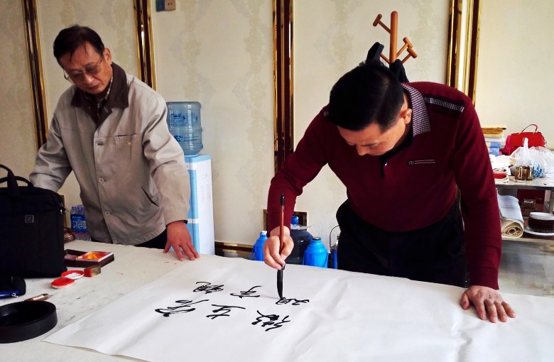 点击图片,在新窗口显示原始尺寸