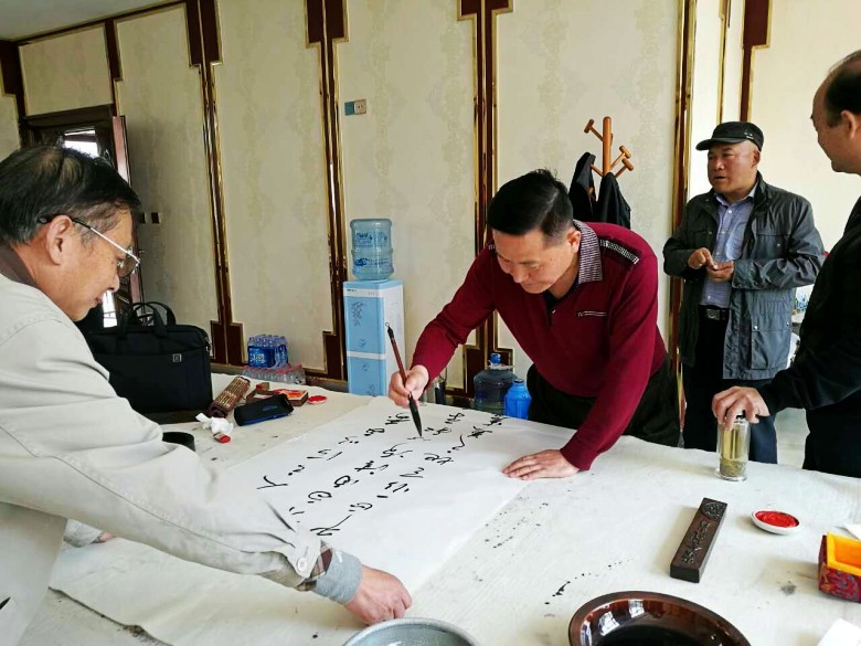 点击图片,在新窗口显示原始尺寸