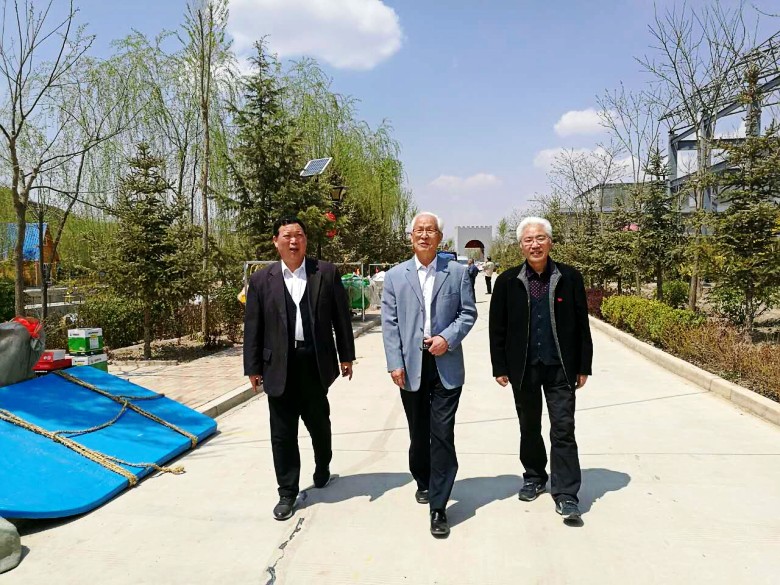 点击图片,在新窗口显示原始尺寸