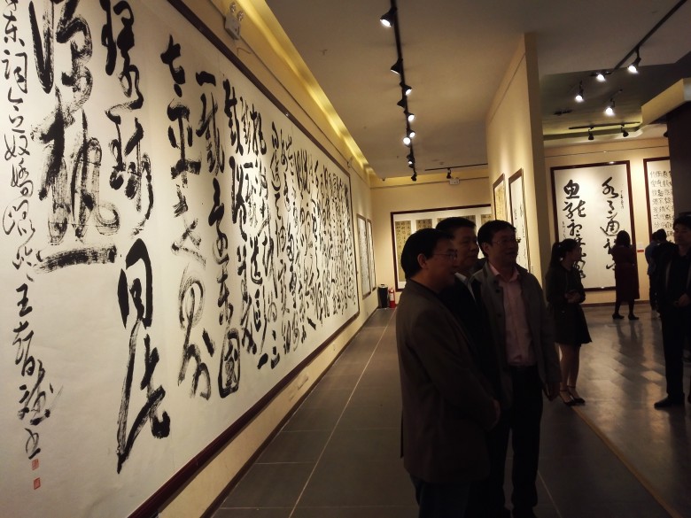 点击图片,在新窗口显示原始尺寸