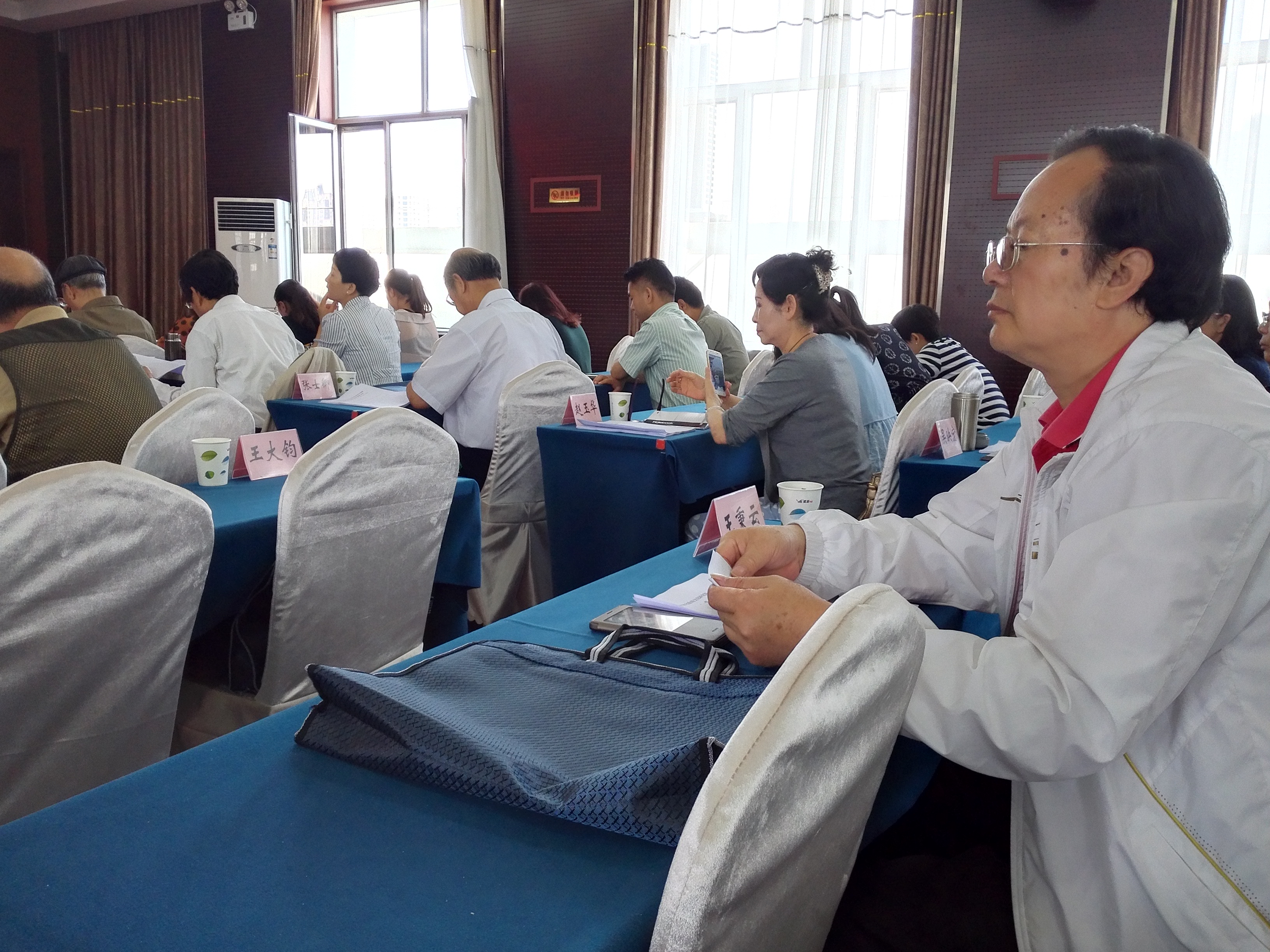 点击图片,在新窗口显示原始尺寸