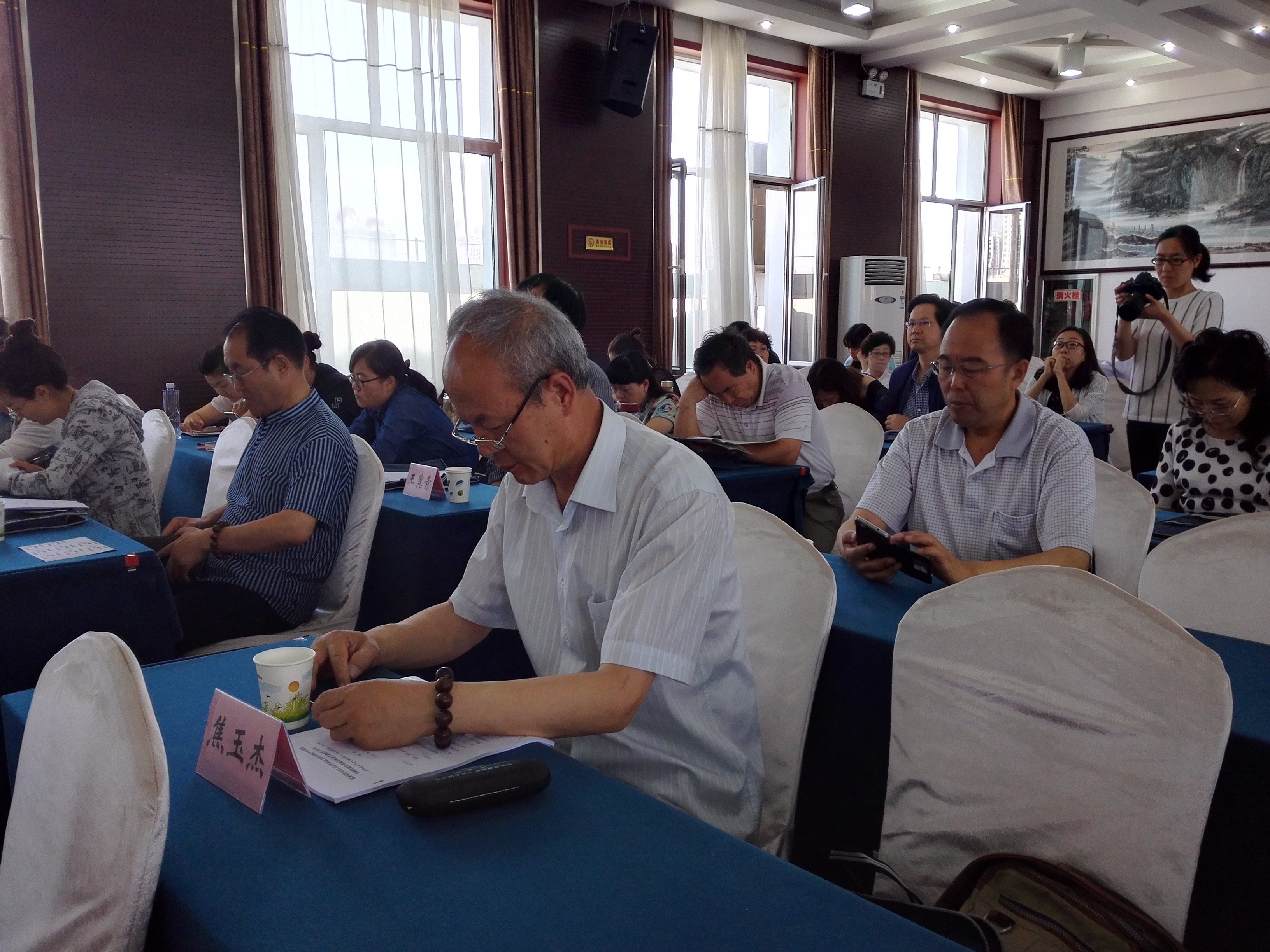 点击图片,在新窗口显示原始尺寸