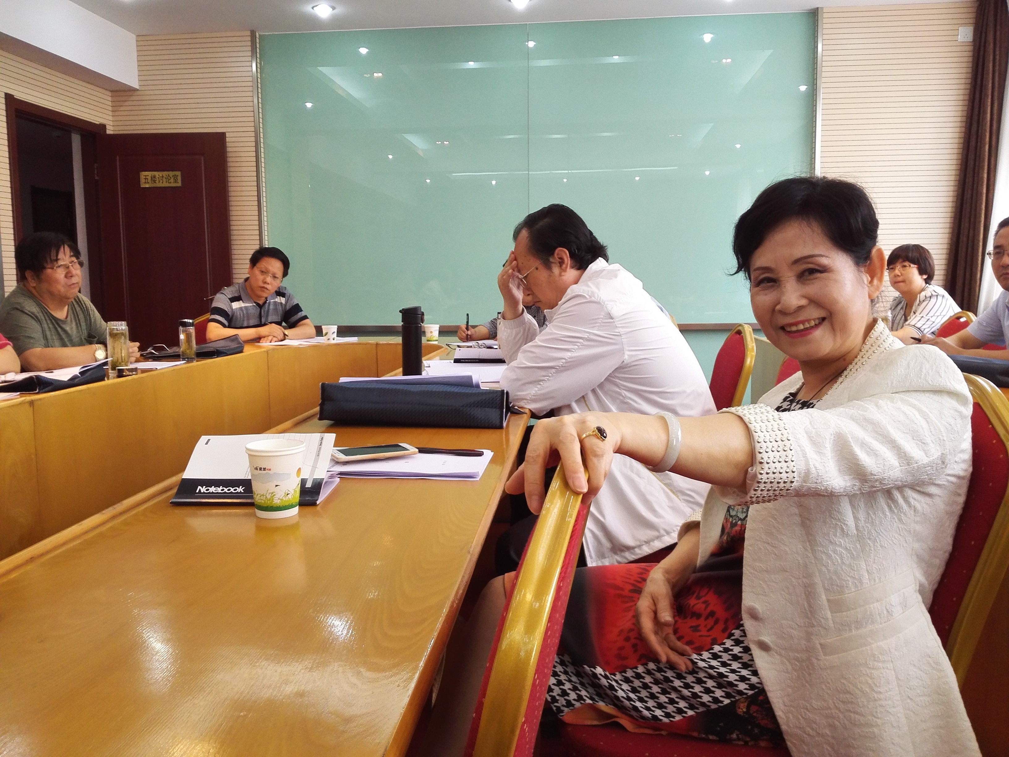 点击图片,在新窗口显示原始尺寸