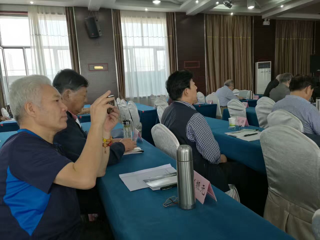 点击图片,在新窗口显示原始尺寸