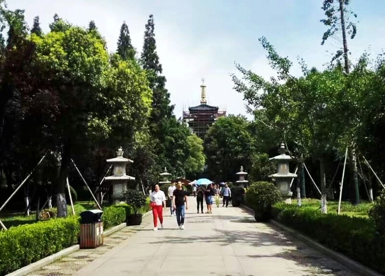 点击图片,在新窗口显示原始尺寸